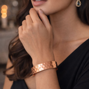 Pulsera martillada cobre gruesa